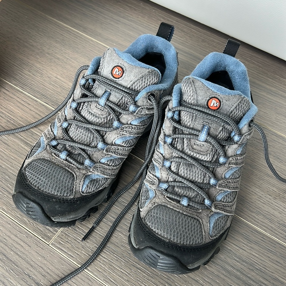 Merrell Women’s Moab 3 Waterproof Hiking Shoes